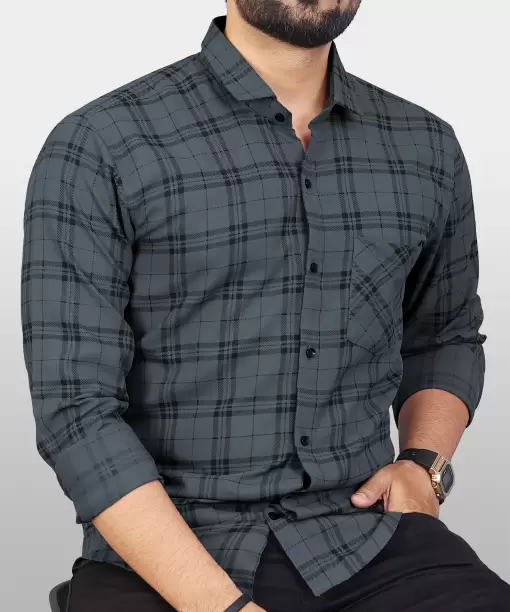 Men Regular Fit Checkered Spread Collar Casual Shirt